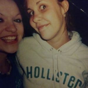 Meet your Posher, Lora